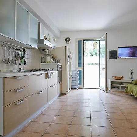 Holiday home Trono A Mare 2